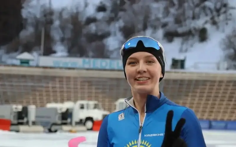 Speed skater Arina Ilyachsehenko claims silver at  ISU Junior World Cup in Poland 