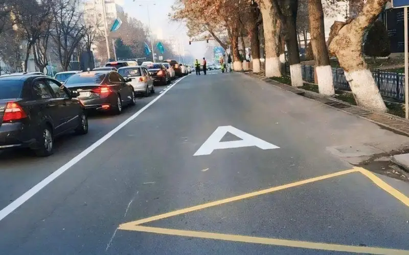Өзбекстанда автобус жолағына түскен көлік жүргізушілеріне айыппұл салынбақ