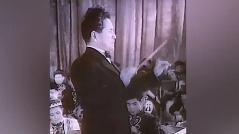 Опубликованы редкие кадры Ахмета Жубанова и оркестра Курмангазы