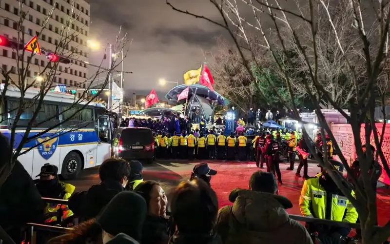 Оңтүстік Кореяның оппозициясы президенттің отставкаға кетуін талап етті 