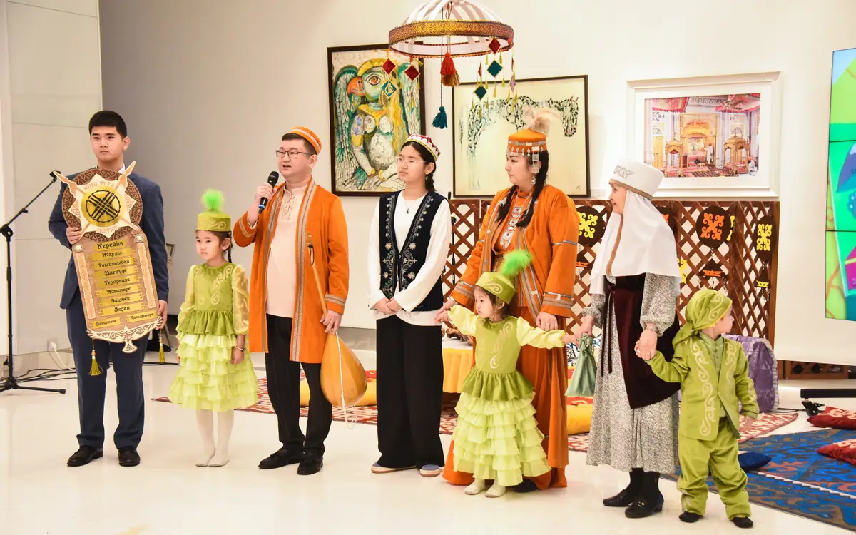 Трансвеститтік шынайы фотосуреттер Кросс жыныстық позициялар