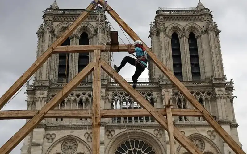 Париж Құдай Ана соборы қайта ашылады 