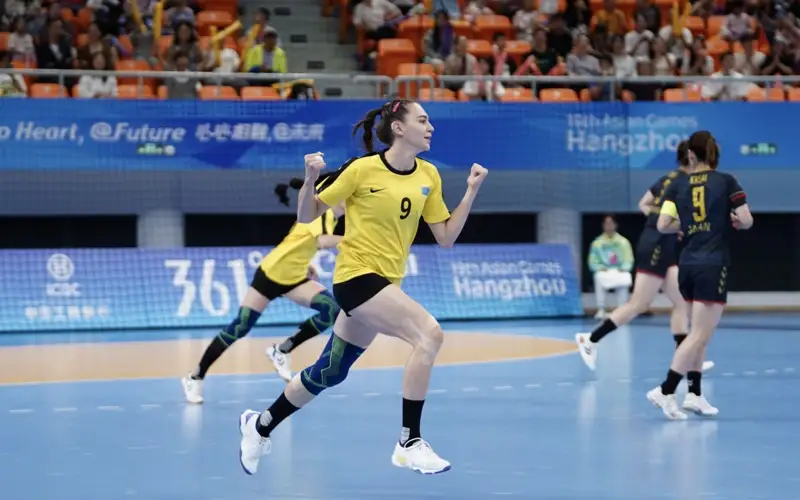 Казахстан разгромил Сингапур на ЧА по гандболу среди женщин