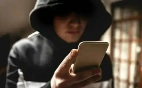 Ўзбекистонда ёлғон ахборот тарқатганлик учун жавобгарлик мавжуд