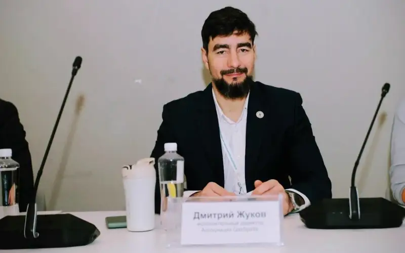  Дмитрий Жуков 