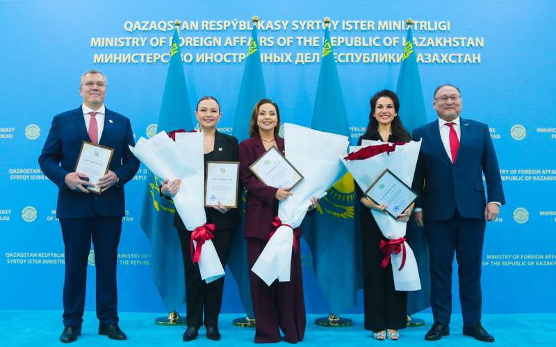 Димаш Кудайберген и Майя Бекбаева стали послами доброй воли Казахстана Димаш Кудайберген и Майя Бекбаева стали послами доброй воли Казахстана