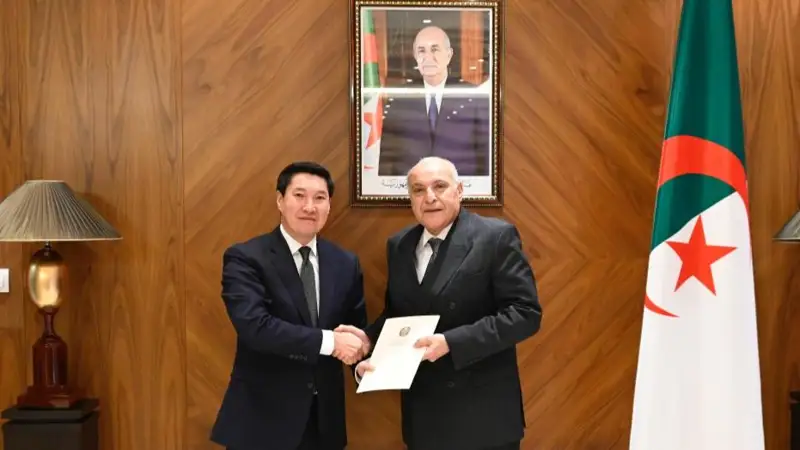Kazakhstan’s newly appointed Ambassador presents credentials to Algerian FM