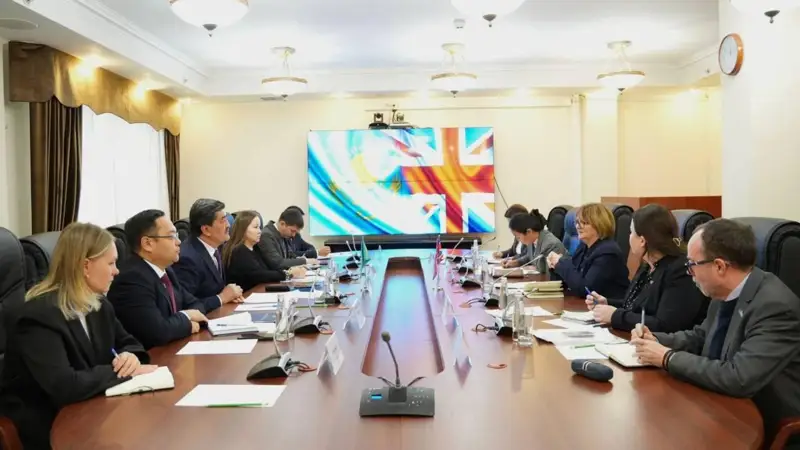Министрдің ҚР-дағы Ұлыбританияның Төтенше және Өкілетті Елшісімен кездесуі