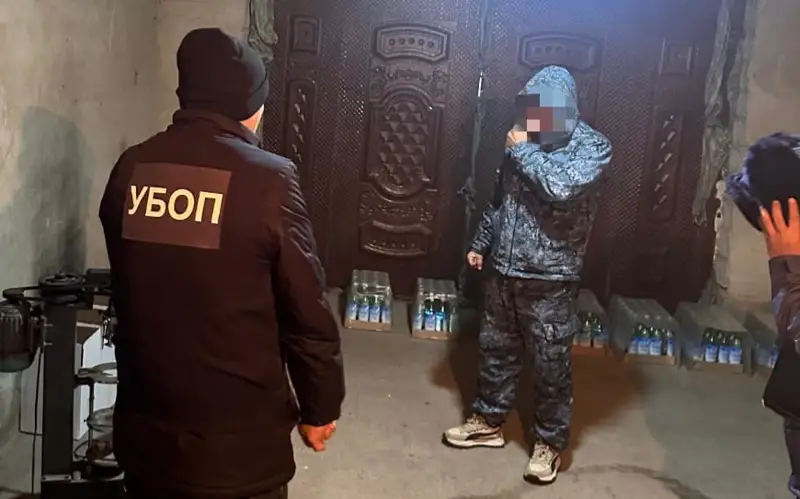 Saryaǵashtyq turǵyn jer astynan tseh ashyp, alkogol ónimderin daıyndap kelgen