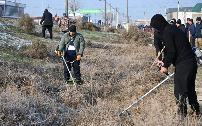 «Таза Қазақстан»: в Жетысае прошел общегородской субботник