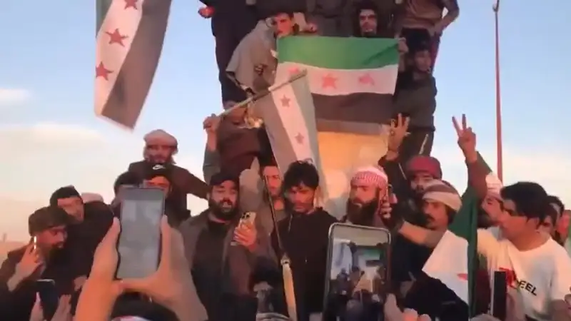 Сирийские повстанцы взяли под контроль крупный город на востоке страны