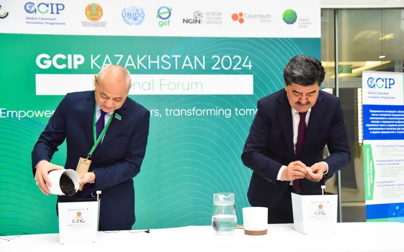 2025 jyly Qazaqstanda top-50 lastaýshy kásiporyn ekologııalyq ruqsat alady 