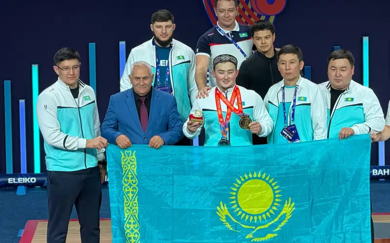 Нургиса Адилетулы завоевал золотую медаль чемпионата мира по тяжелой атлетике