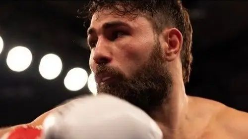 Садриддин Ахмедов америкалық боксшыны техникалық нокаутпен жеңді