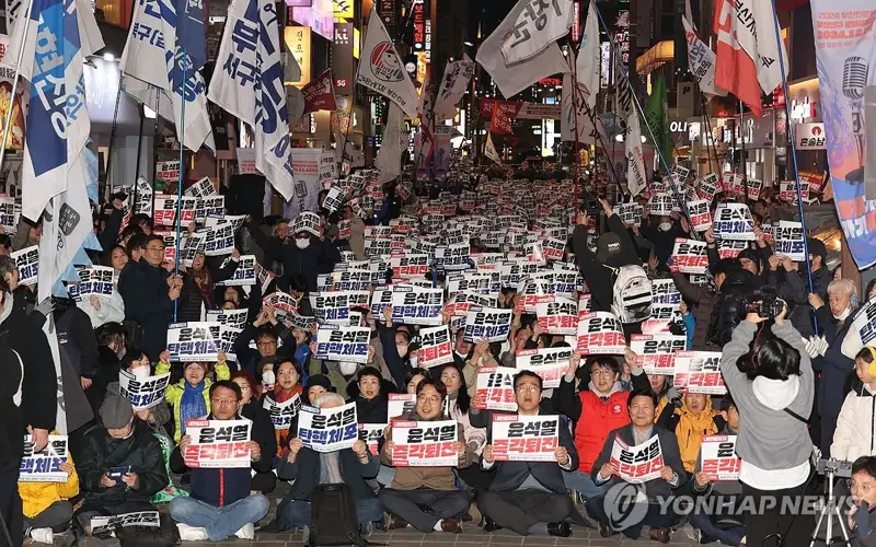 Президенттің отставкаға кетуін талап етпек: Оңтүстік Кореяда жалпыұлттық шеру өтеді 