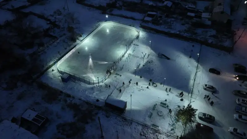 Хоккейный корт открылся в районном центре области Абай