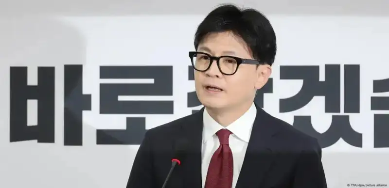 Ońtústik Koreıa prezıdenti partııasynyń basshysy otstavkaǵa ketti 