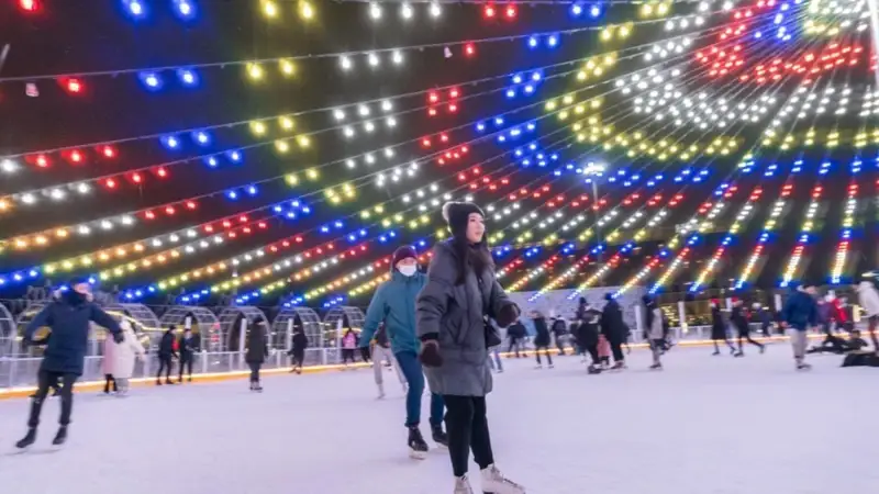 Новый год, украшения, каток 