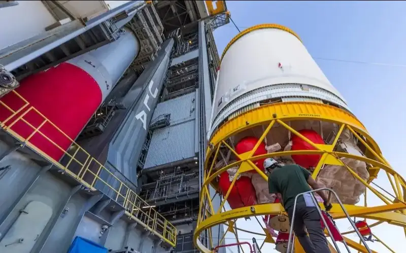 АҚШ космик кучлари энг сўнгги GPS сунъий йўлдоши билан SpaceX Falcon 9 ни учирди