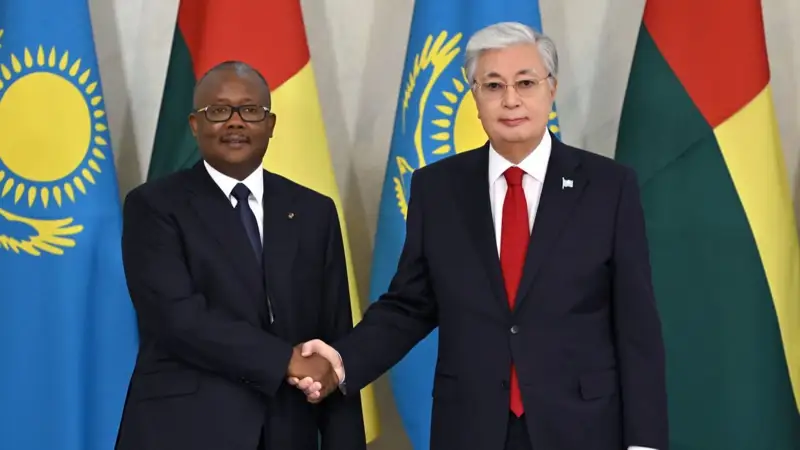 Тоқаев пен Умару Сисоку Эмбало