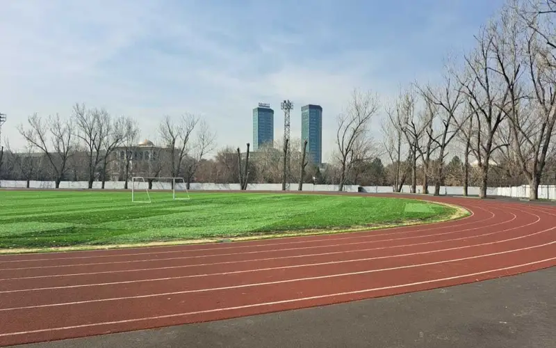 Tsentralnyı stadıon Almaty rekonstrýırýıýt