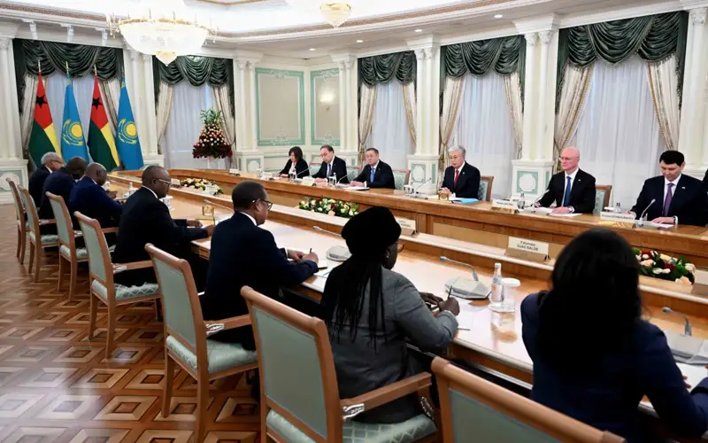 Президенты Казахстана и Гвинея-Бисау провели переговоры в расширенном формате