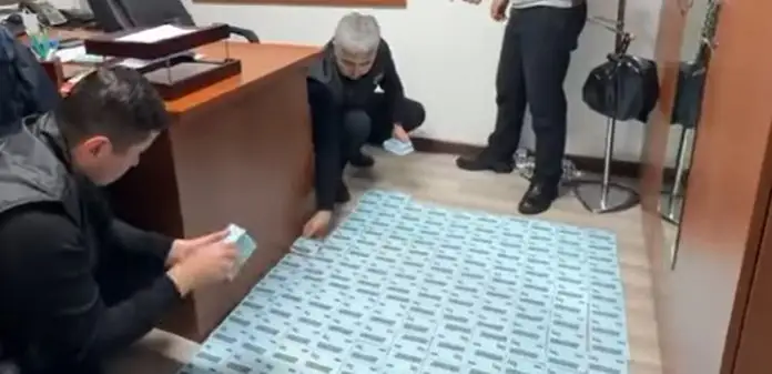 WhatsАpp арқылы адамдарды алдаумен айналысатын алаяқтарға sim-карта сатқандар ұсталды