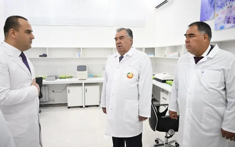 President Emomali Rahmon attends opening of Luqmoni Hakim diagnostic and treatment center in Buston