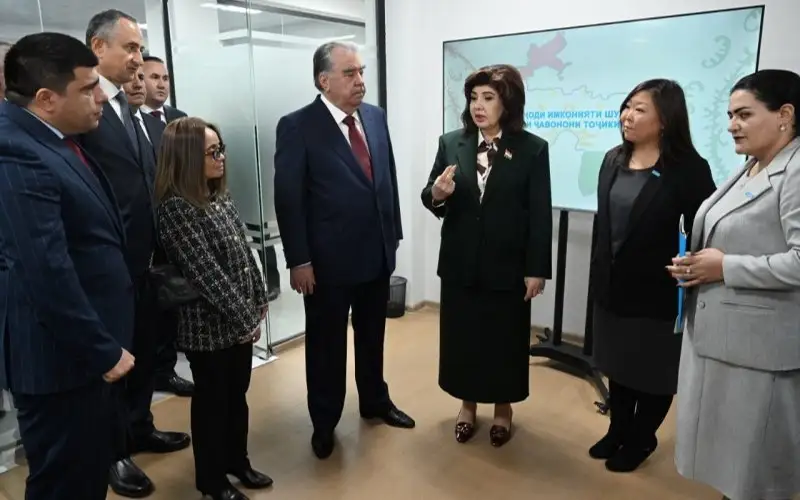 Emomali Rahmon opens vocational training and service center in Bokhtar city
