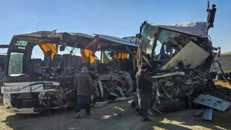 Ауғанстанда екі жол-көлік оқиғасында 52 адам қаза тапты