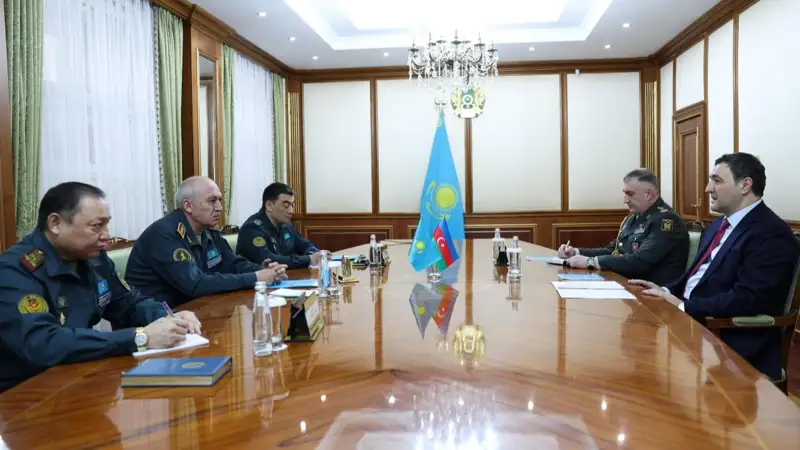 Қазақстан Қорғаныс министрлігінде Әзербайжанның жаңа әскери атташесі таныстырылды