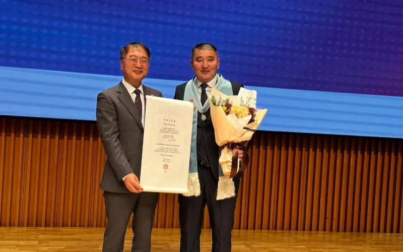 哈萨克斯坦驻韩外交官获颁“首尔荣誉市民”称号