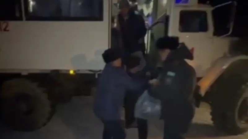 автобусы сынған жолаушылар