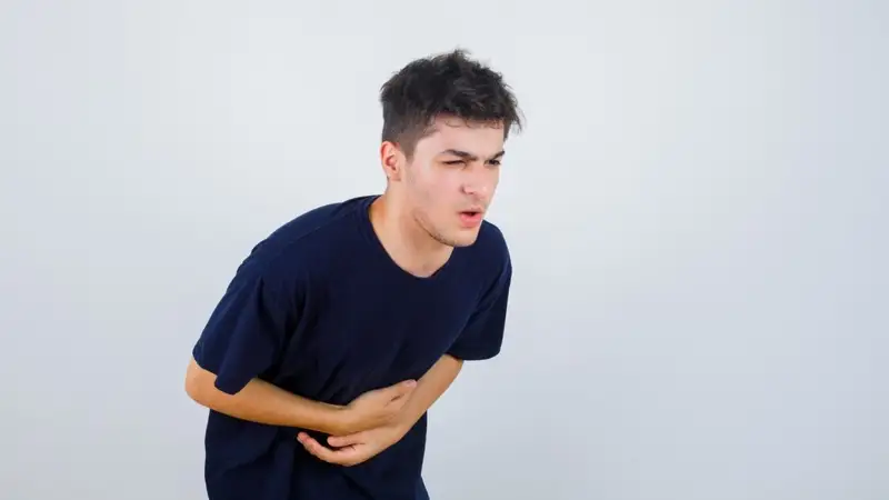 отравление живот болит