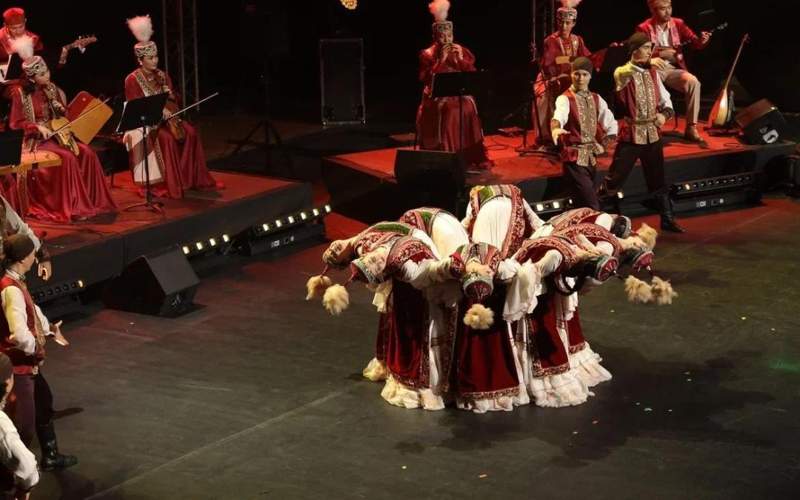Сольный концерт казахского фольклорного ансамбля прошел в Астане Сольный концерт казахского фольклорного ансамбля прошел в Астане