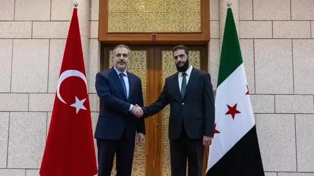 Sırııa eldiń Qorǵanys mınıstrligi men armııasynyń jańa qurylymyn jarııalamaq