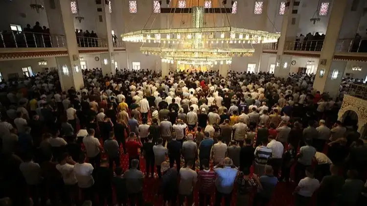 Түркияда Жаңа жыл қарсаңындағы құлшылық басталды