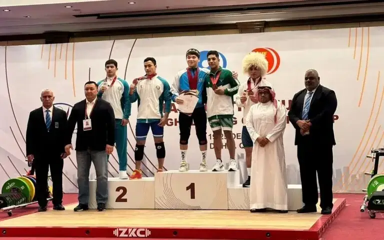 Қозоғистонлик оғир атлетикачи Қатарда иккита рекорд ўрнатди