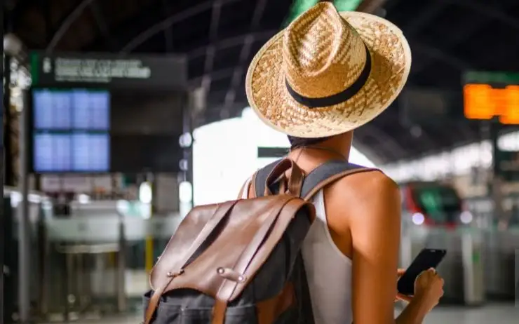 турист  в аэропорту