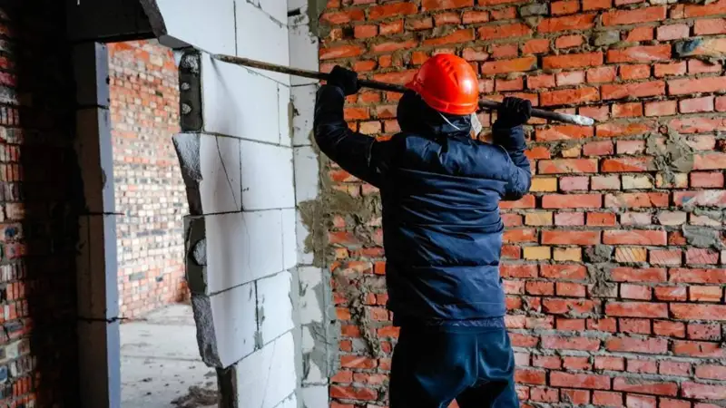 Tilendıev kóshesi uzartylady: Almaty ákimdigi buzylatyn úılerge qatysty túsinik berdi 