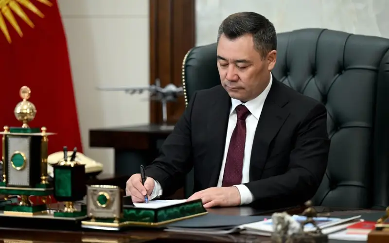 Садыр Жапаров выразил соболезнования в связи с крушением самолета Azerbaijan Airlines