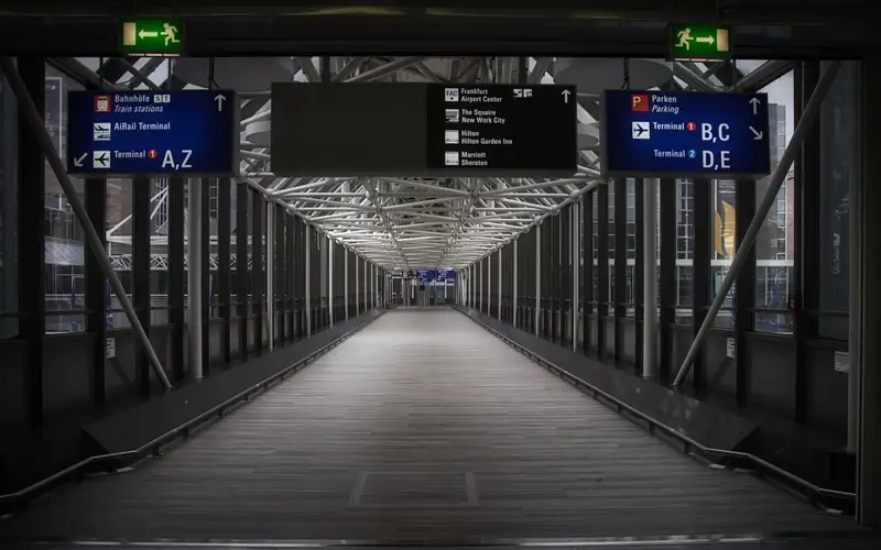 10-летний казахстанец остался один в Турции: в Air Astana разъяснили ситуацию