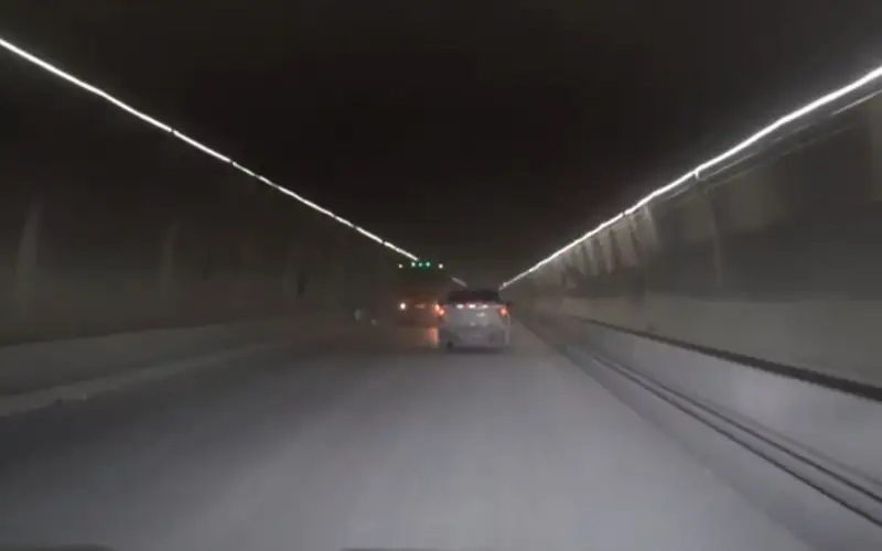 Самый длинный в мире туннель на скоростной автостраде пробили в Китае