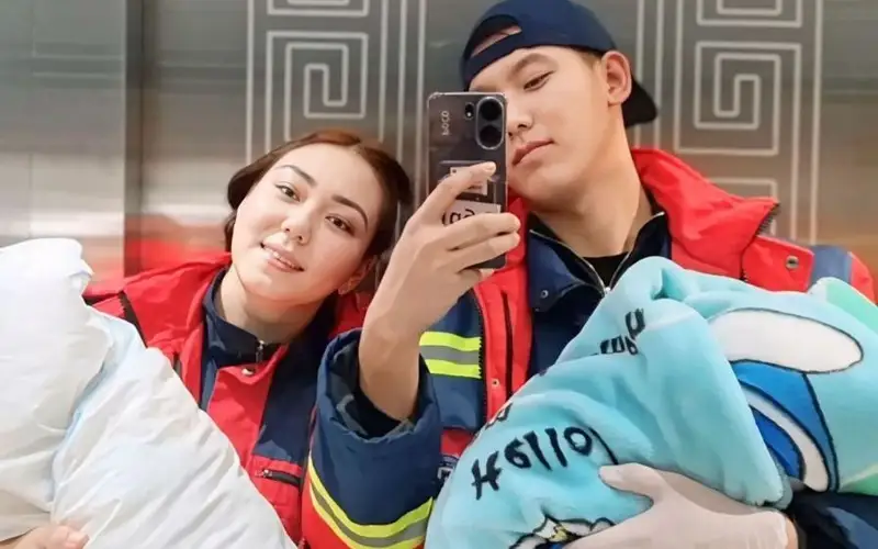 Атырау фельдшерлері жүкті әйелді үйінде босандырды