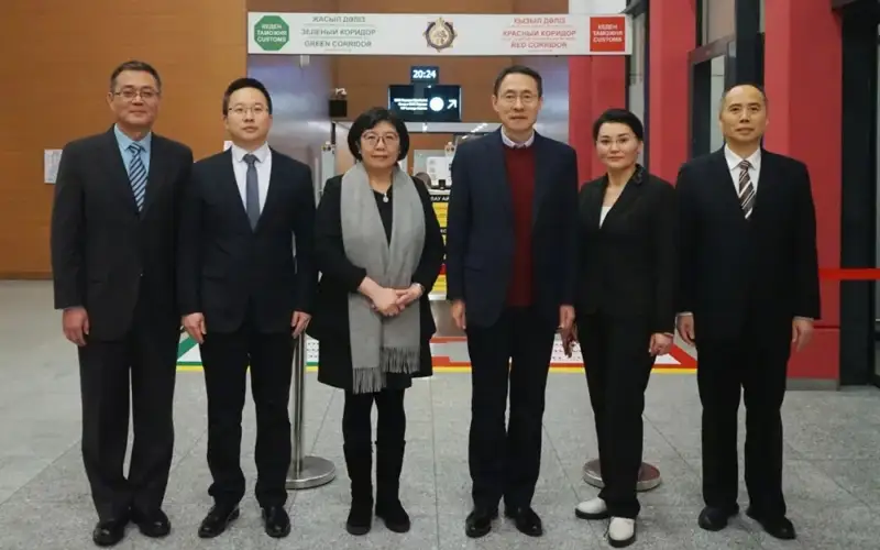 Қытайдың Қазақстандағы жаңа Төтенше және Өкілетті Елшісі Астанаға келді