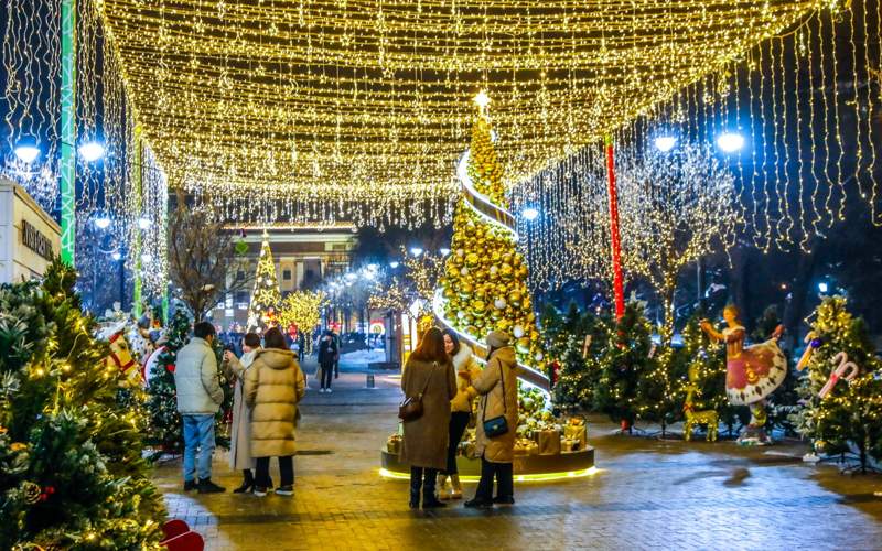 Almaty jańa jyldyq bezendirýi