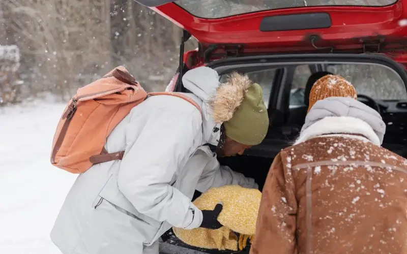 Майшам, азық-түлік, ауызсу: Қыста жолға шыққанда көлікте қандай заттар болу керек