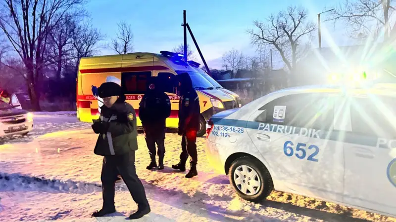 Автомобиль упал с обрыва в реку в Семее