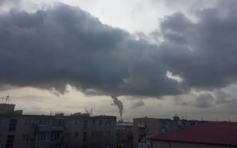 облако над АНПЗ