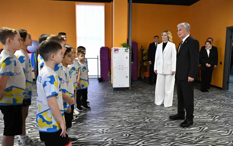 Президент РК посетил спортивный центр QazSwimAcademy в Астане
